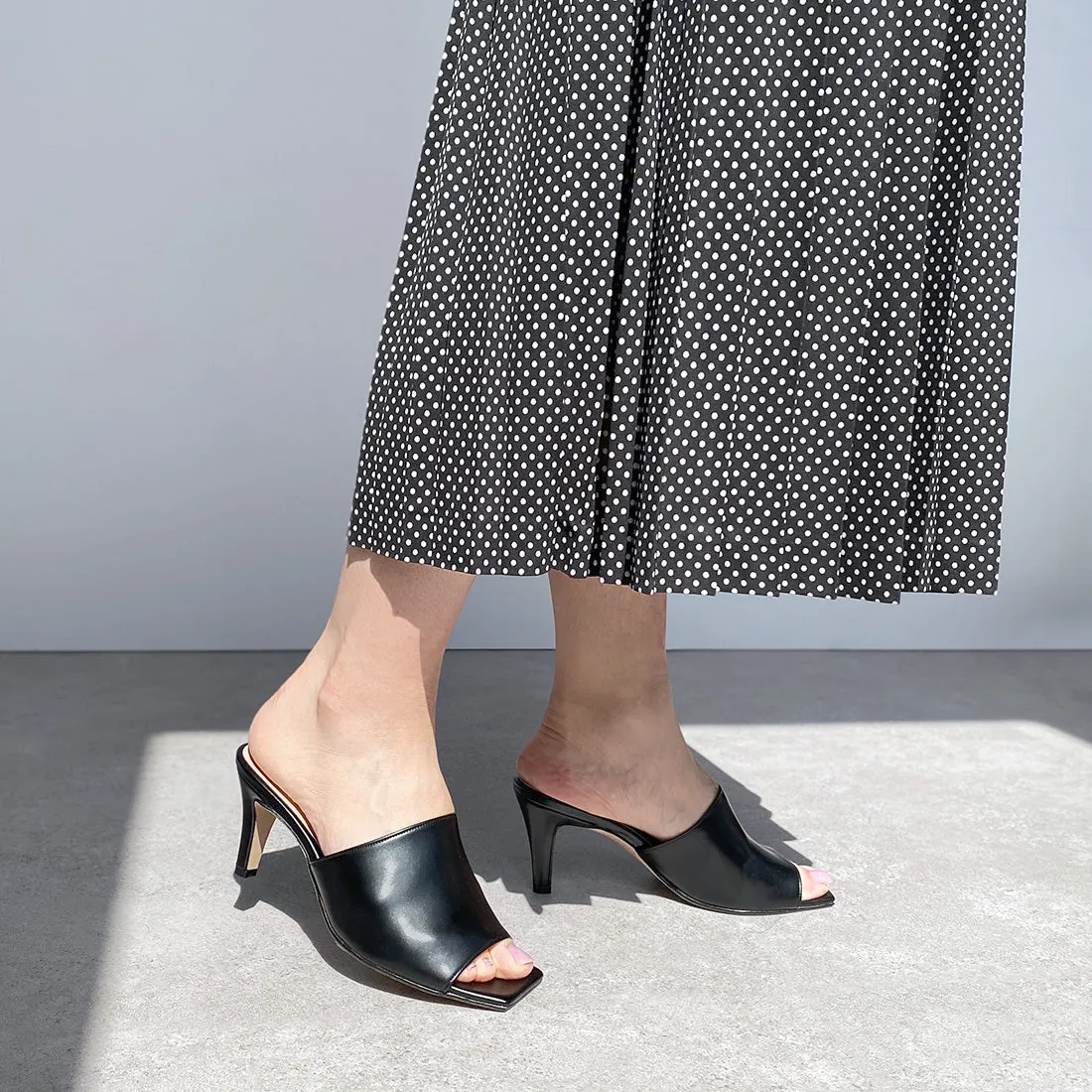 15% OFF: Simple Style Mule (733) Black