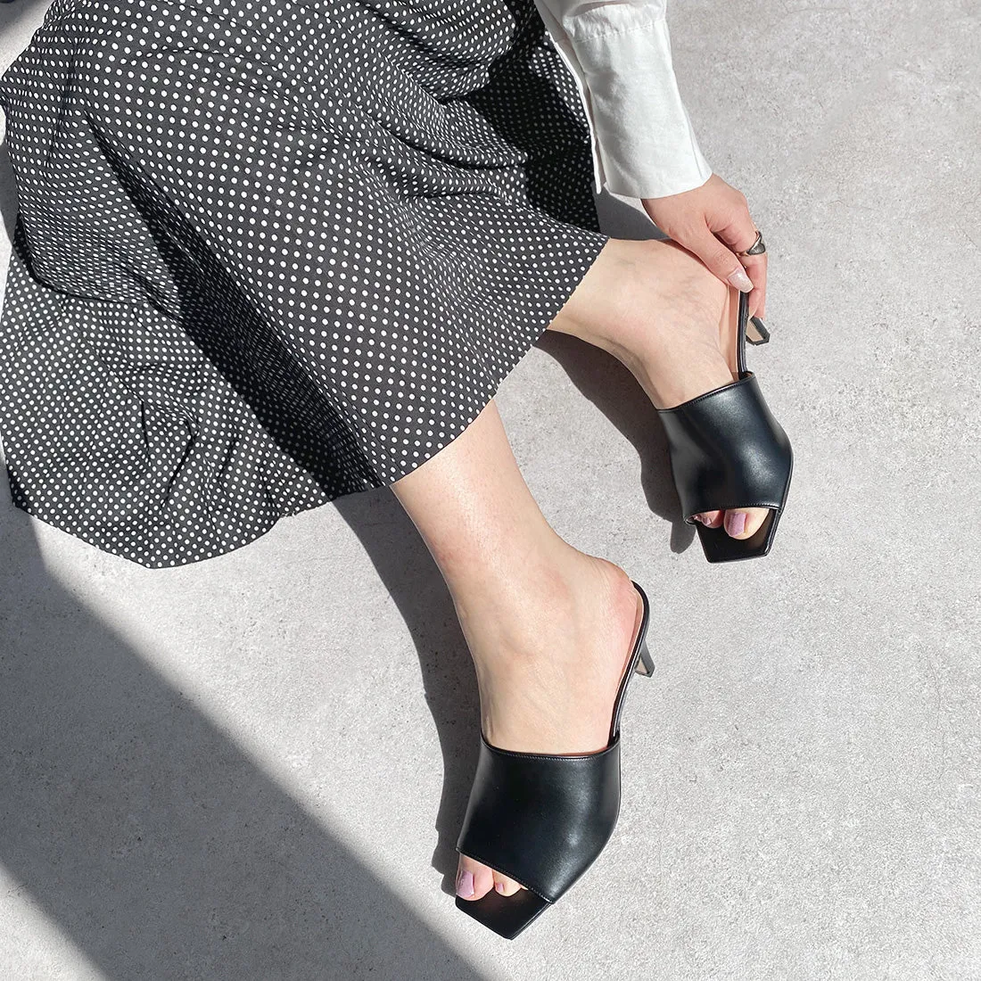 15% OFF: Simple Style Mule (733) Black