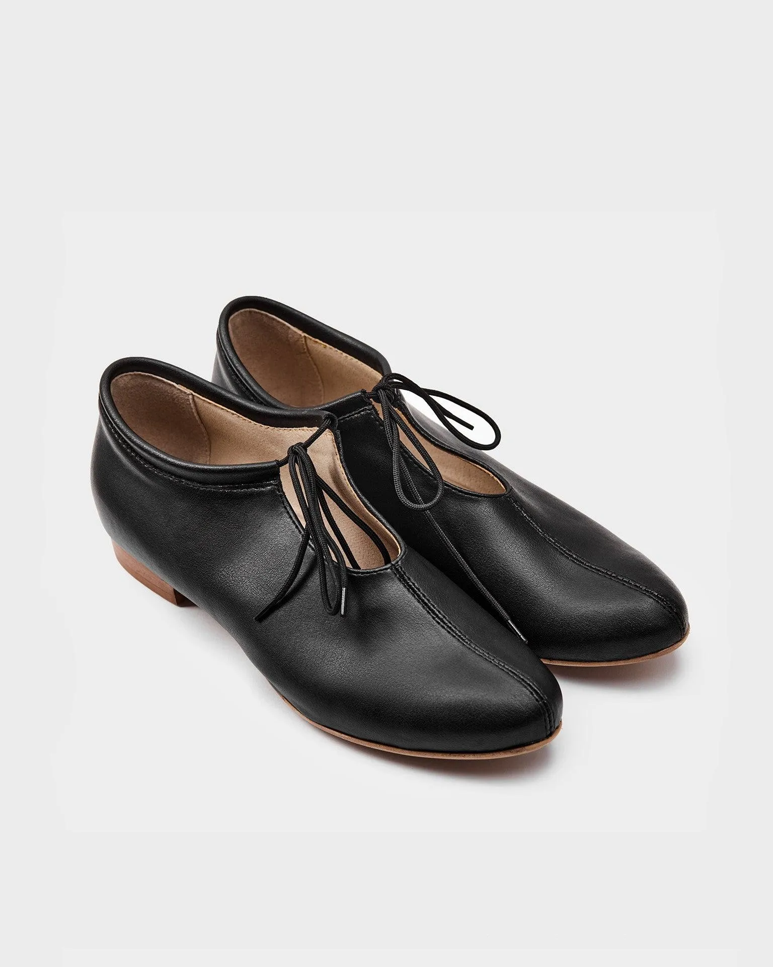 Akira Pumps Black Nopal ballerinas made of cactus leather - outlet