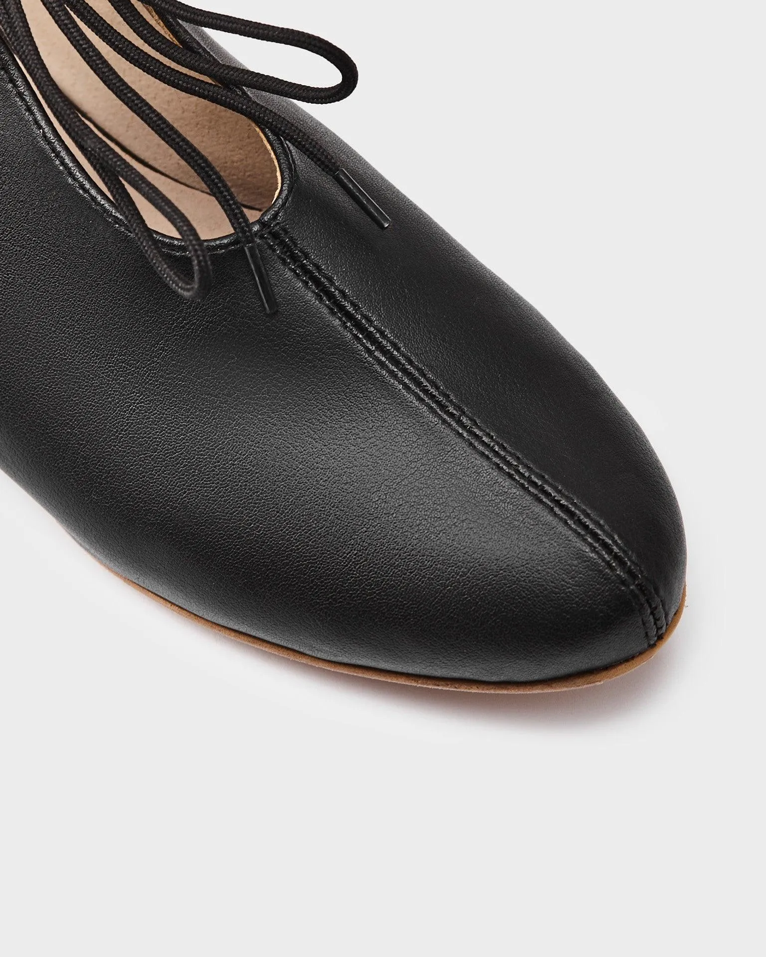 Akira Pumps Black Nopal ballerinas made of cactus leather - outlet