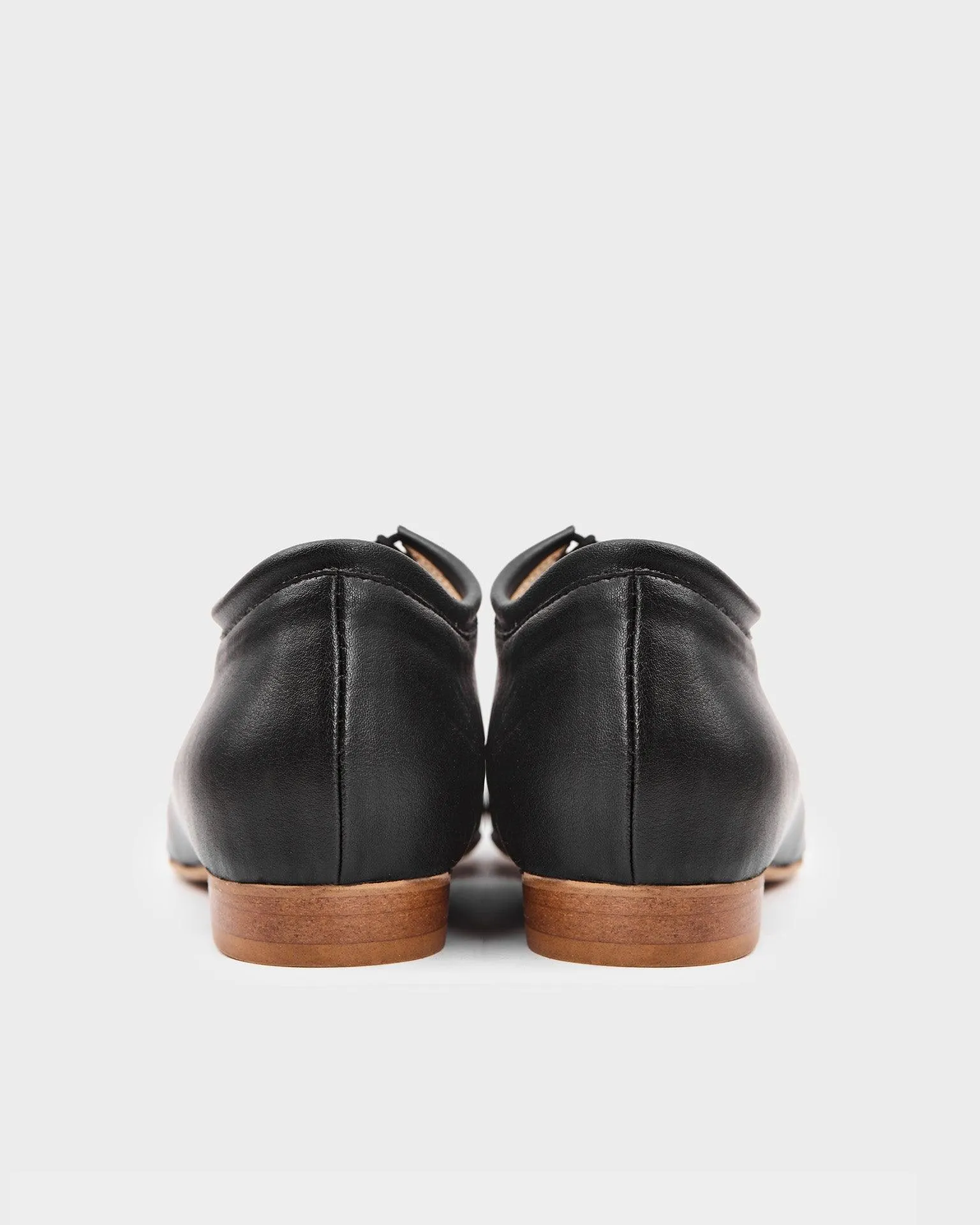Akira Pumps Black Nopal ballerinas made of cactus leather - outlet
