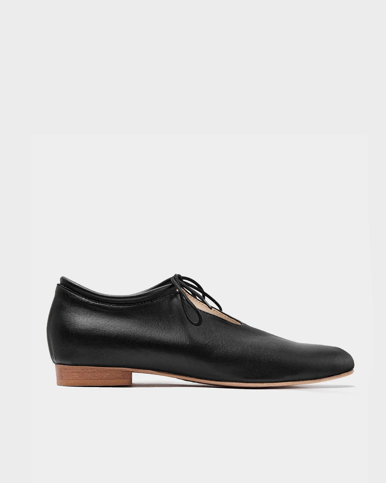 Akira Pumps Black Nopal ballerinas made of cactus leather - outlet