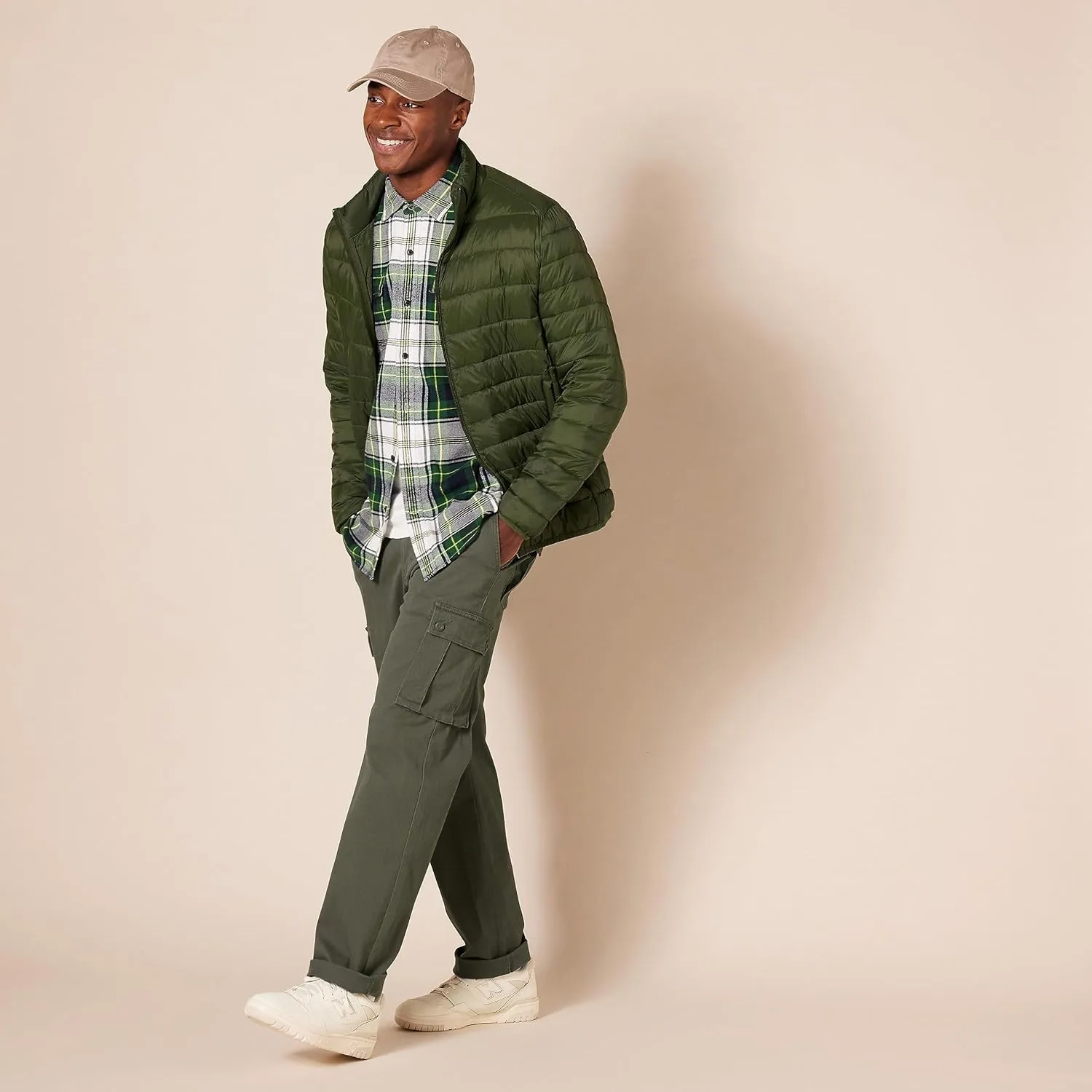 Amazon Essentials Men's Straight-Fit Stretch Cargo Pant (Available in Big & Tall)