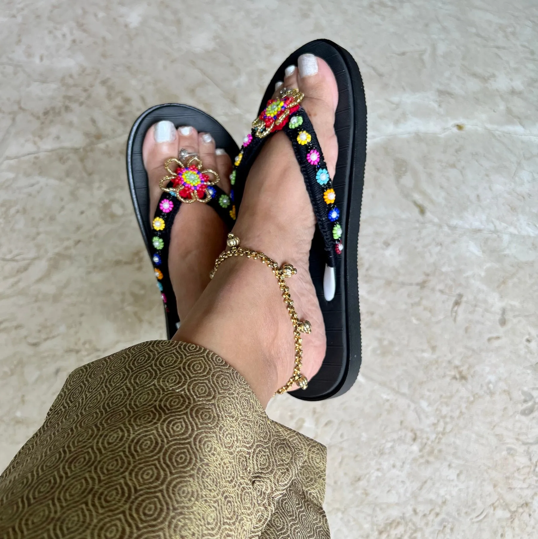 Black Flip Flops - Daisy