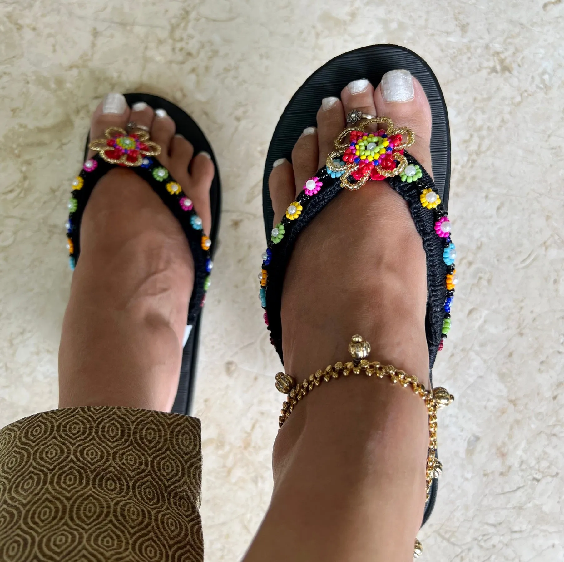 Black Flip Flops - Daisy