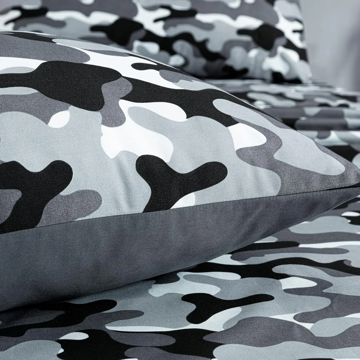 Chezmoi Collection Military Camo 4-Piece Sheet Set - Camouflage Black Gray Printed Microfiber Soft Breathable Deep Pocket Sheets and Pillowcases Set, Full Size
