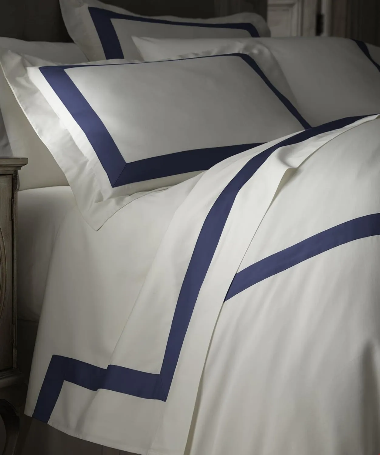 Chezmoi Collection Portofino 4-Piece 400 Thread Count Tencel Cotton Sheet Set - Applique Bordered - Silky Soft, Smooth, Breathable Cooling - California King, Navy