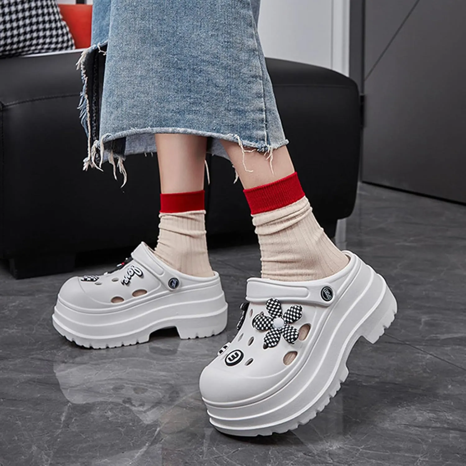 Fashion Women's Platform Clogs Anti Slip Slippers Beach Sandals Gardeners Clogs High Heel Mule Cloud Slippers Gardening Shoes