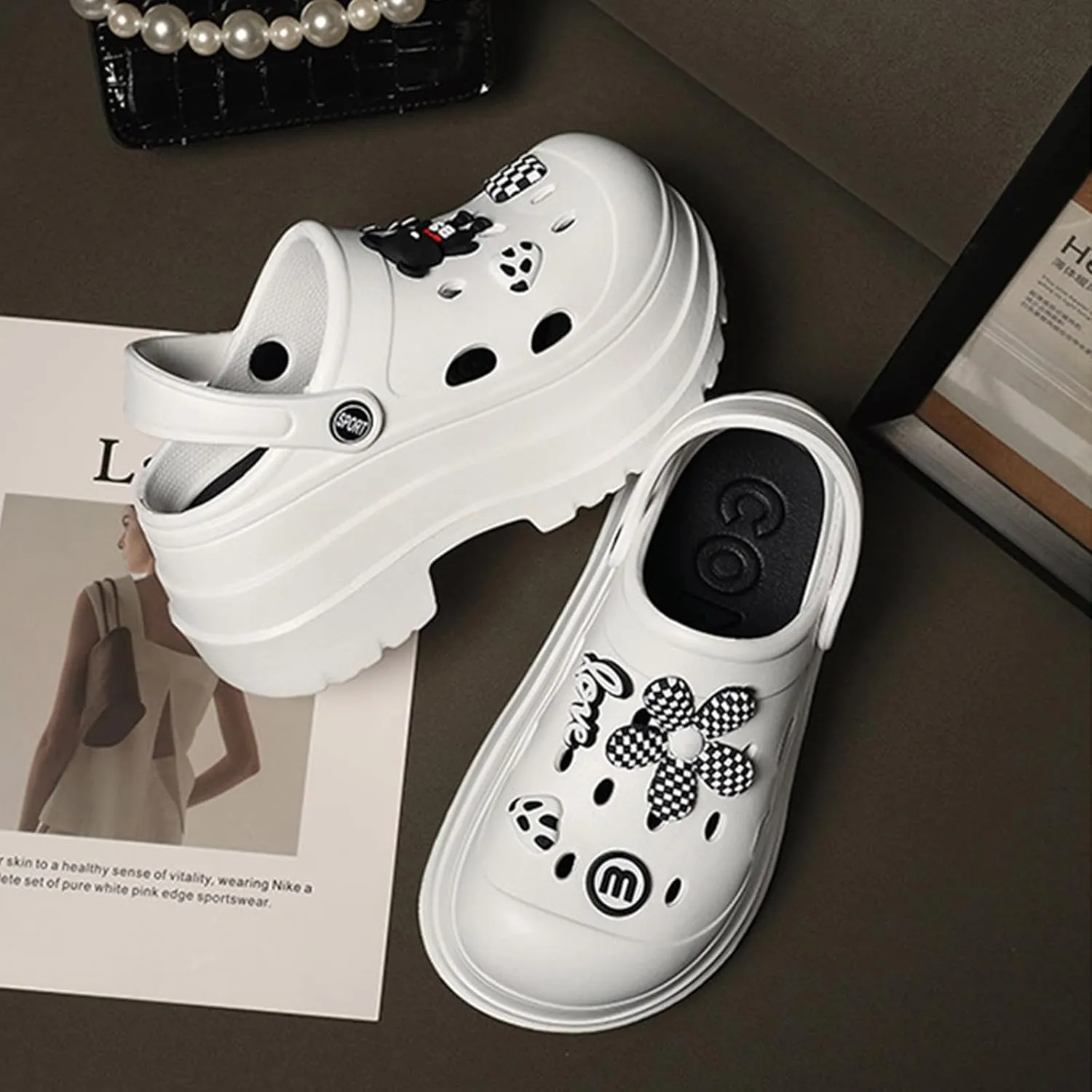Fashion Women's Platform Clogs Anti Slip Slippers Beach Sandals Gardeners Clogs High Heel Mule Cloud Slippers Gardening Shoes
