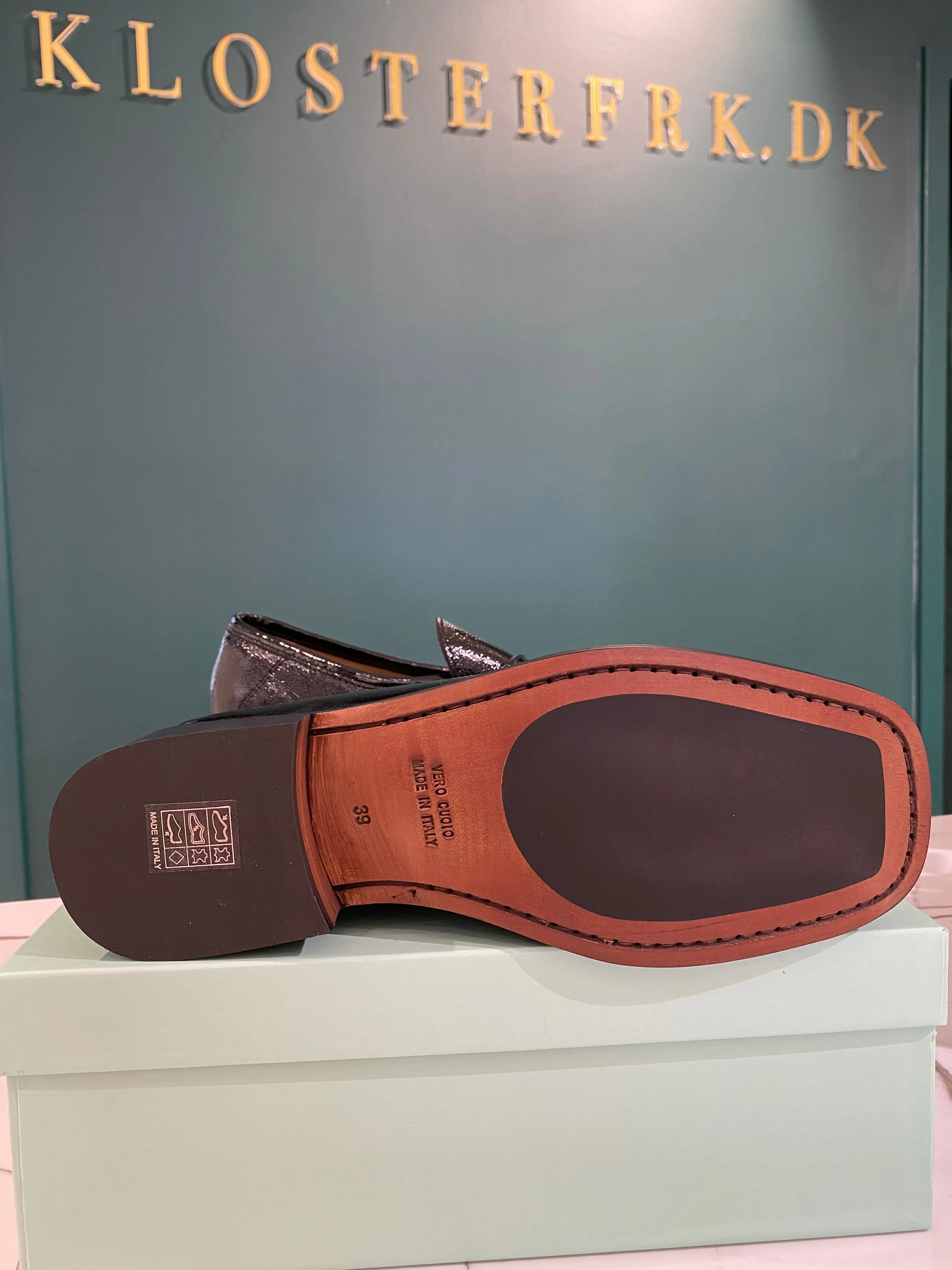 Flora Loafer NapLak, Black
