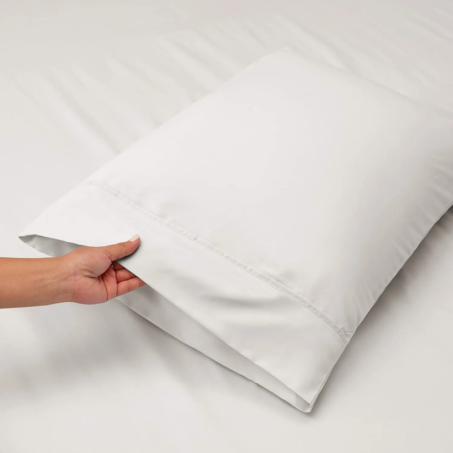 Hearth & Harbor Extra Deep Pocket Queen Sheets Sets - Fits Mattress 18-24 Inches - 6 Piece Queen Size Sheets - White