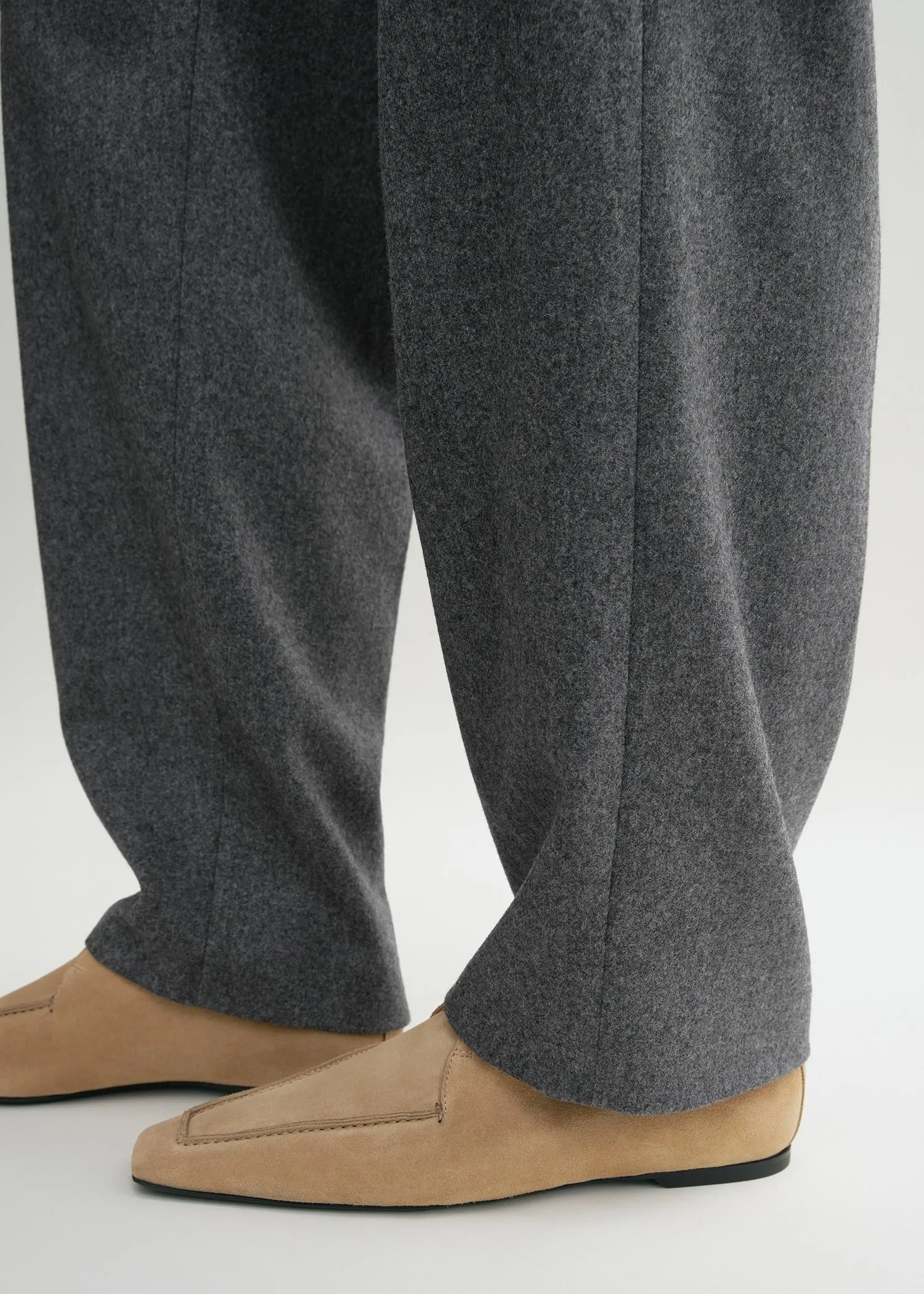 Loafer boots camel