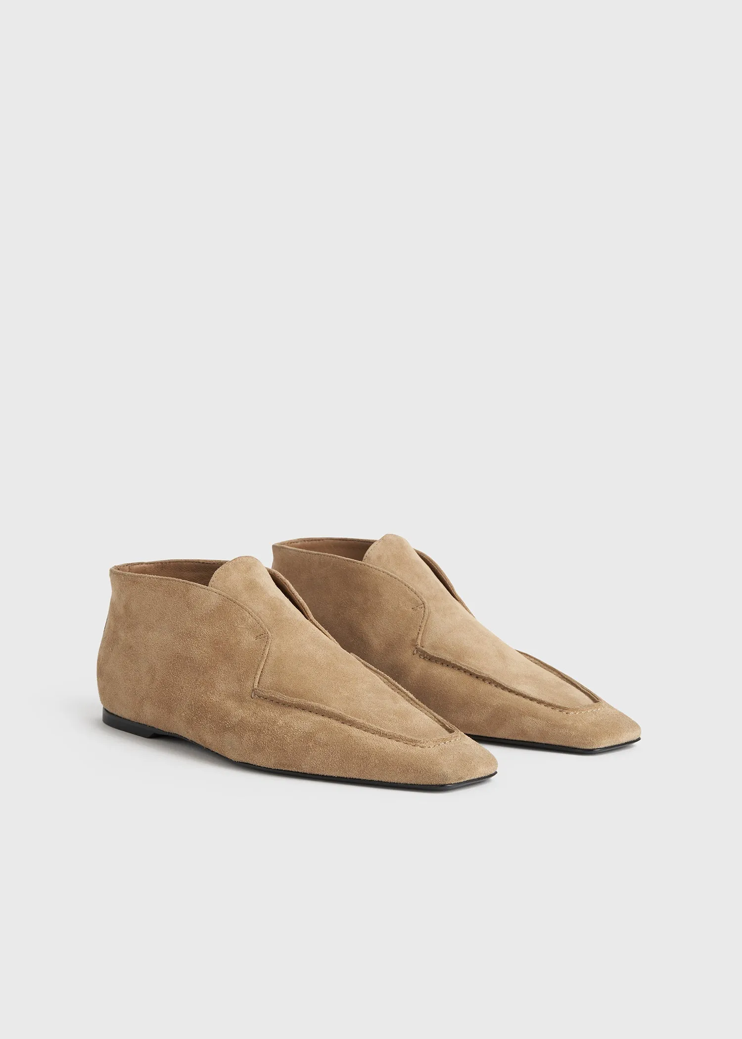 Loafer boots camel