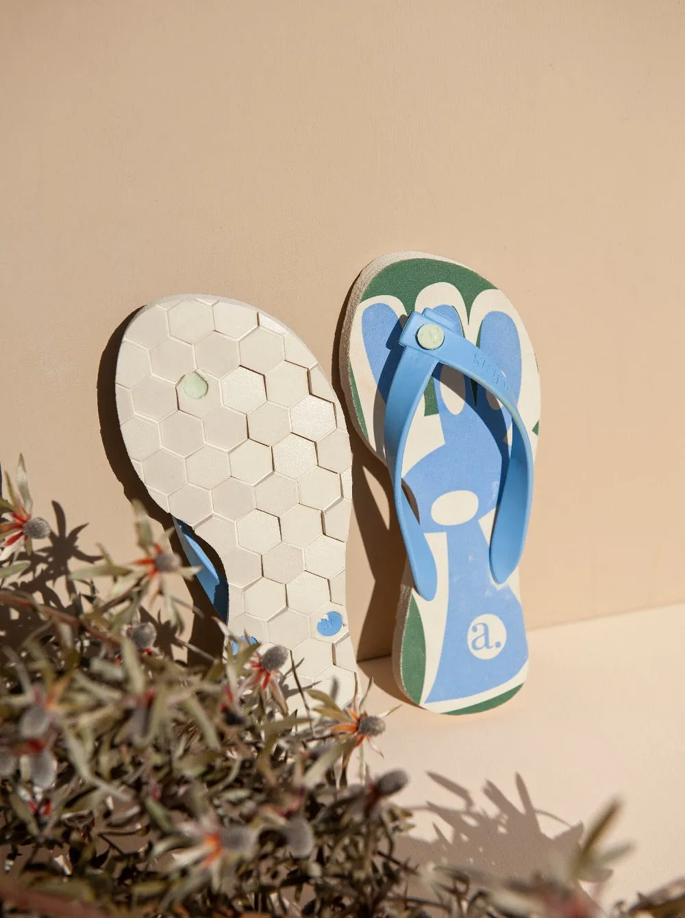 Nalu Rubber Flip Flops | Off-White