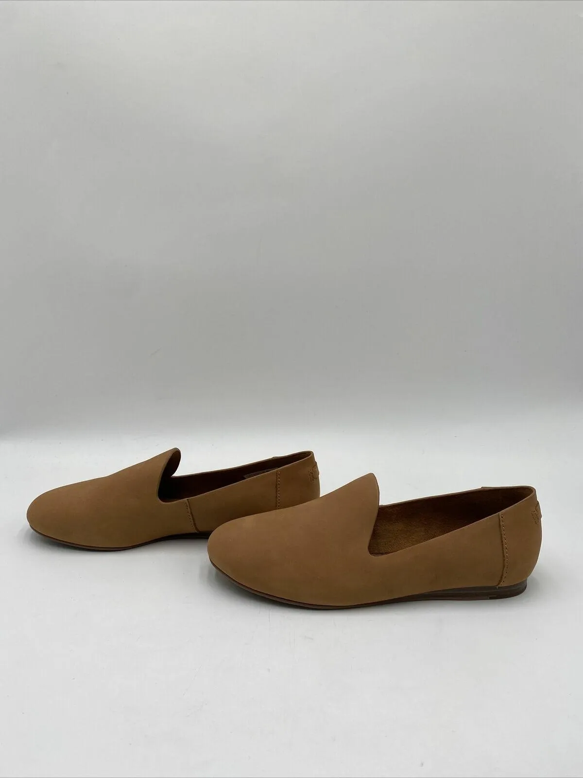 NWB TOMS Darcy Flat Loafer in Natural Brown Size 6