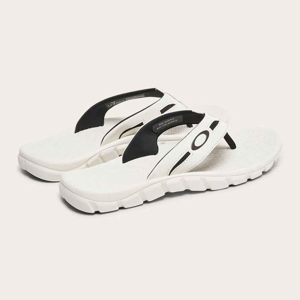 Oakley Men's Operative Sandal 2.0 Flip-Flop