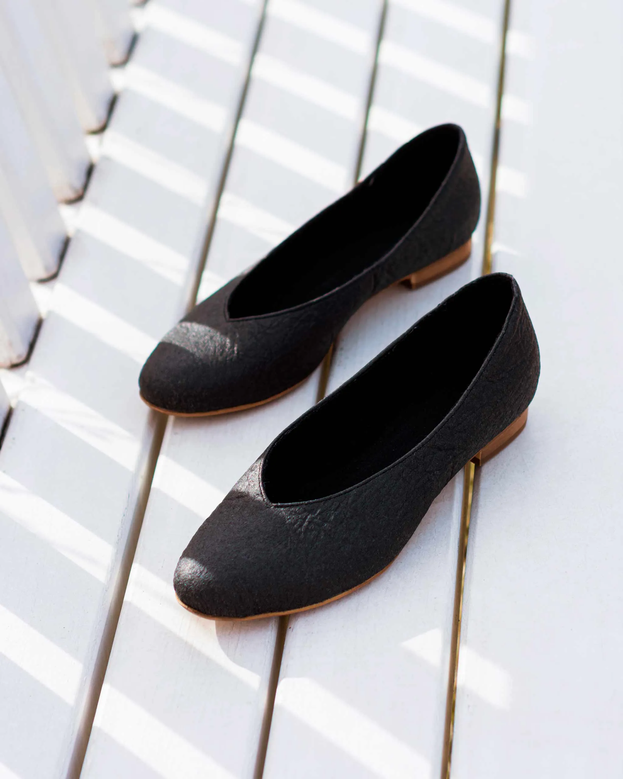 Pumps Black Pina ballerinas made of Pinatex - outlet