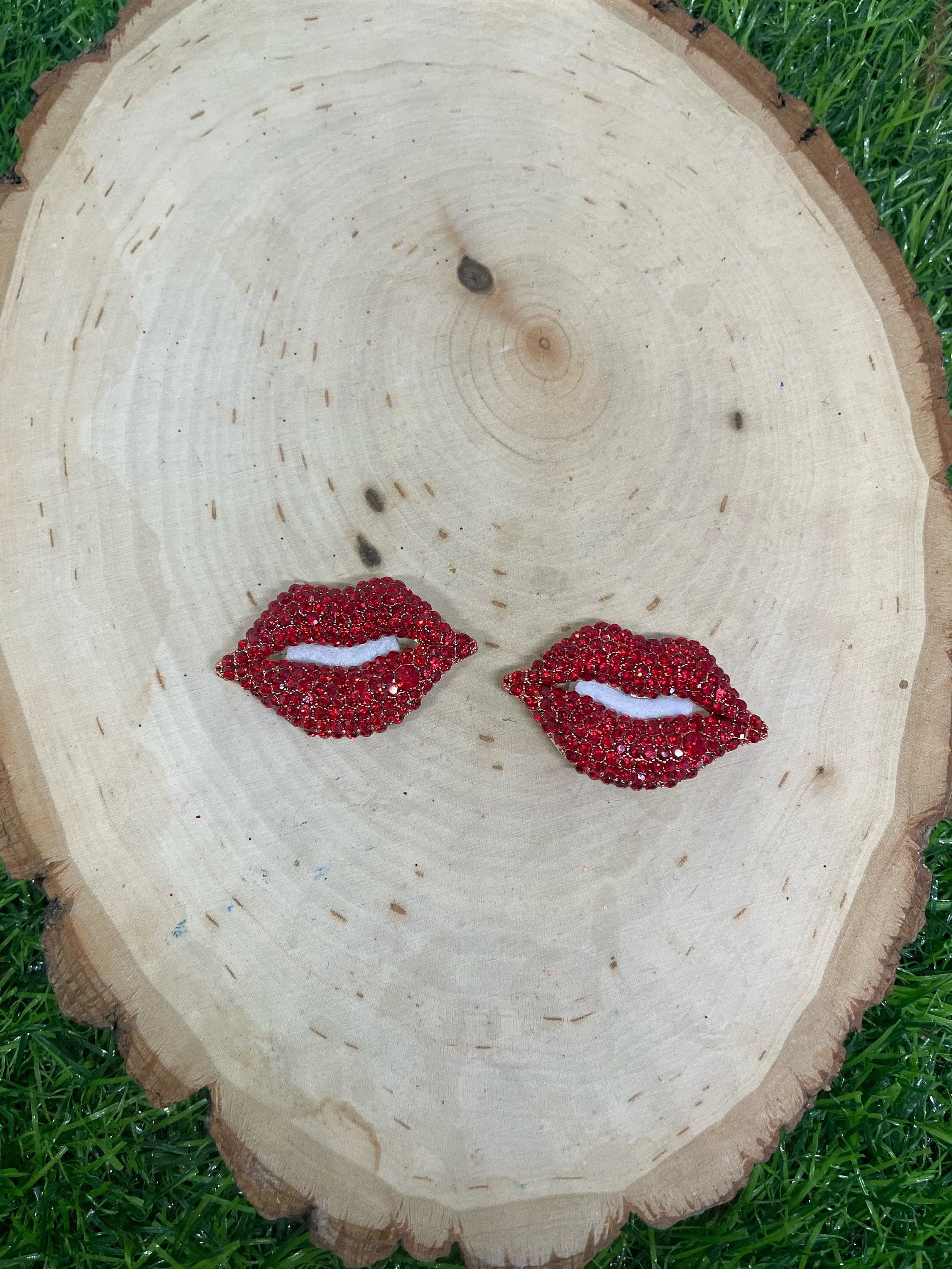 Shoe Clip  Lips or Sunflowers
