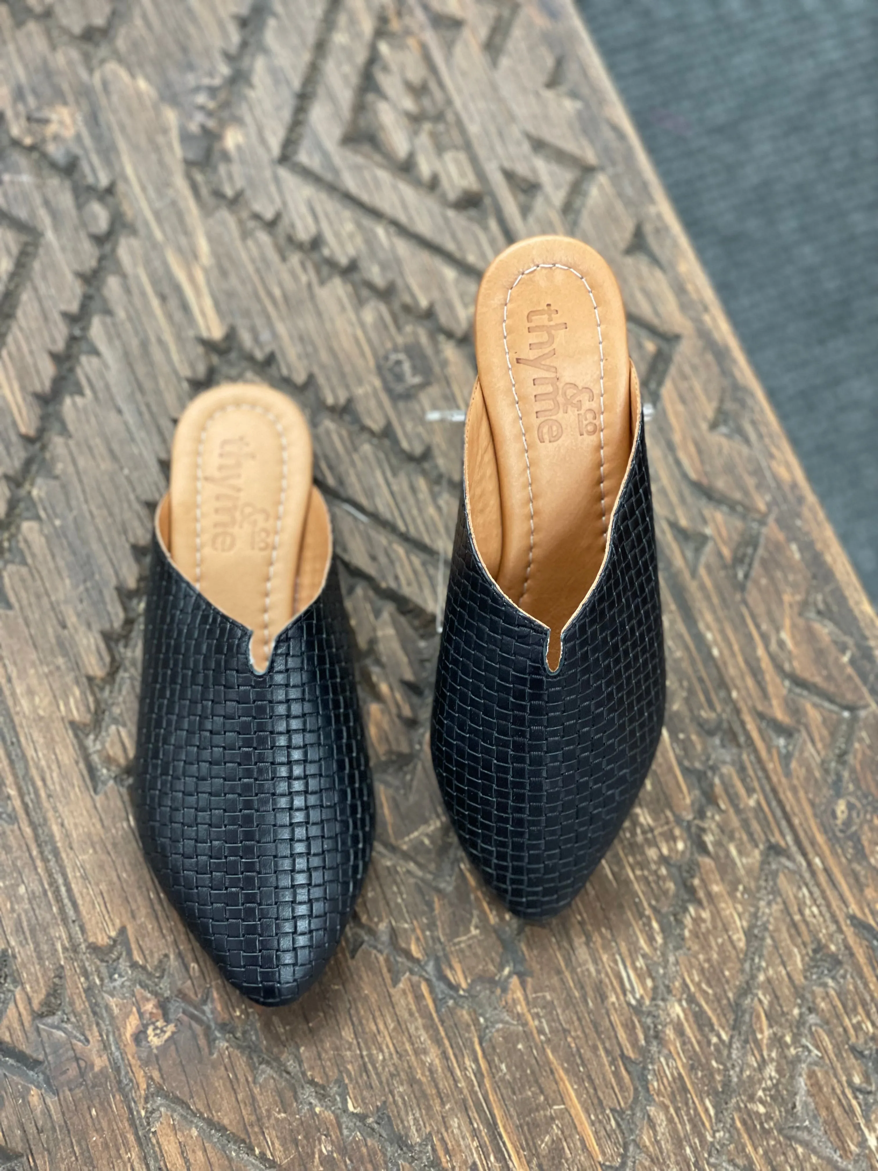 Thyme & Co Thicket Black Mule