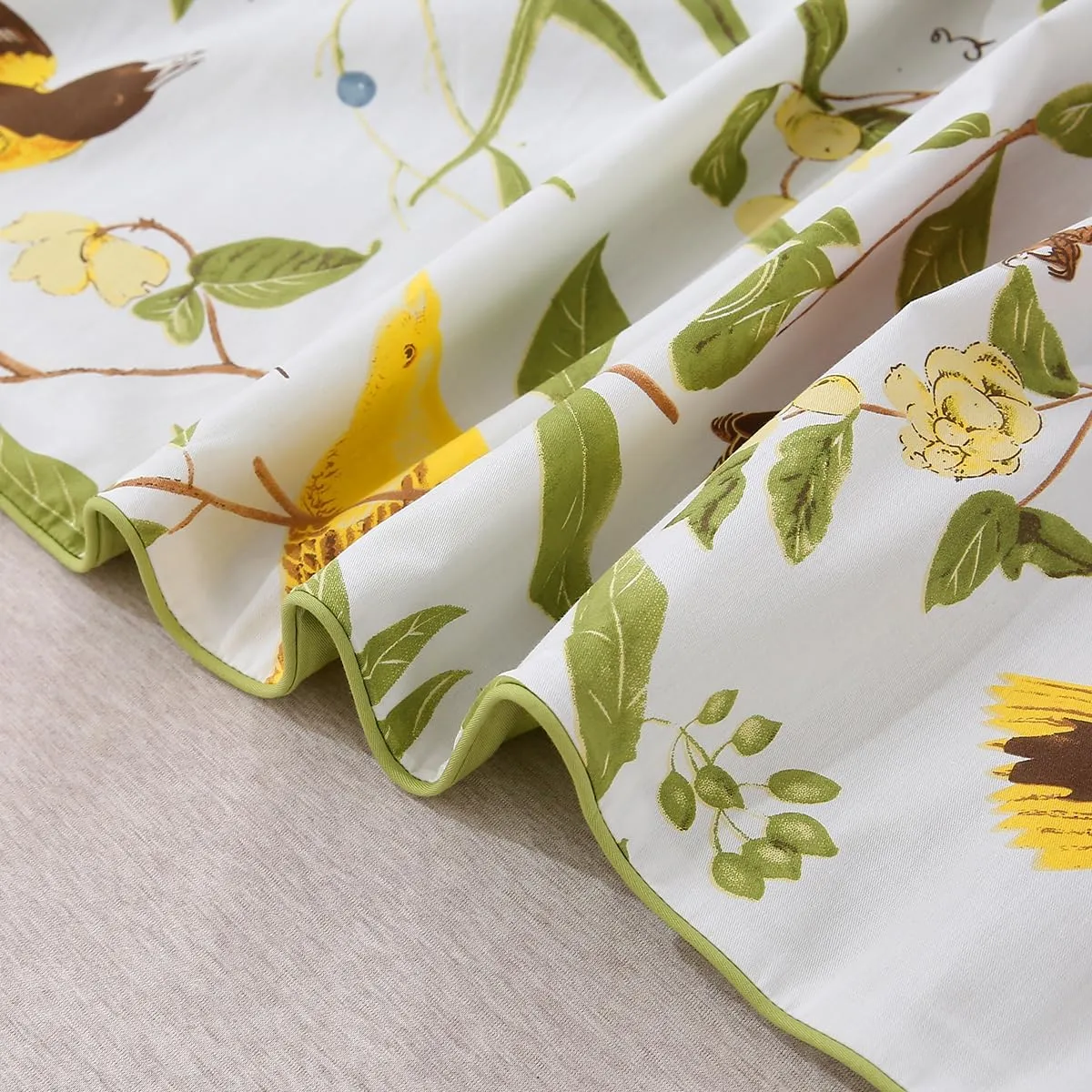 URBONUR 100% Cotton Percale Duvet Cover Set Queen Size 3 PCS Soft Breathable Botanical Bedding Set Green Leaves and Birds Printed on White Duvet Cover, Corner Ties Button Closure