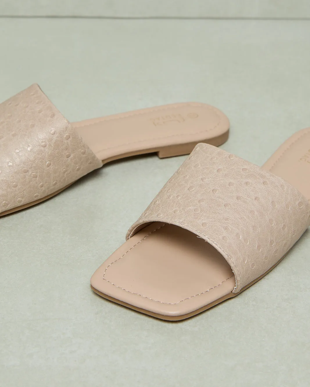 Women Beige Textured Mule
