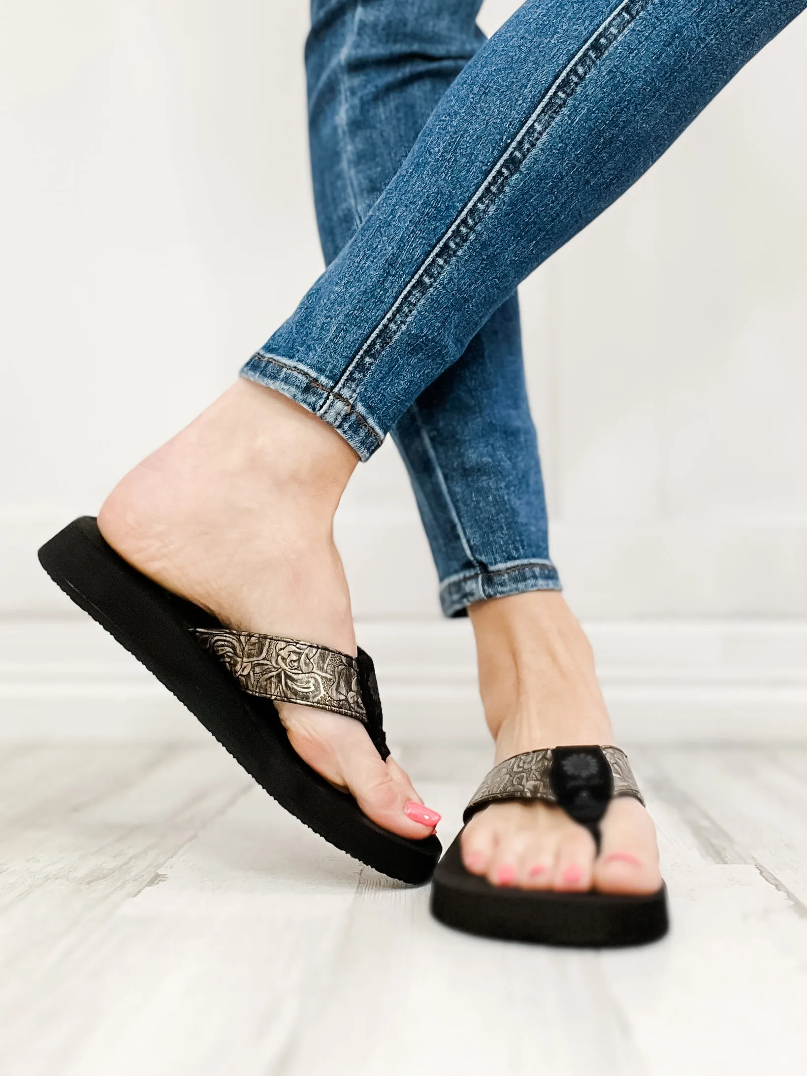 Yellowbox Felder Flip Flop in Silver